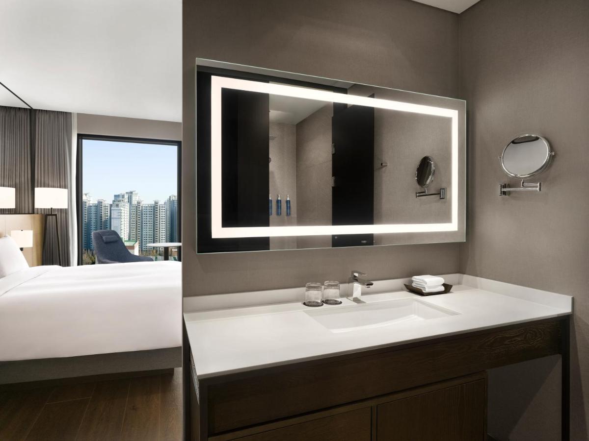 Four Points By Sheraton Сувон Экстерьер фото