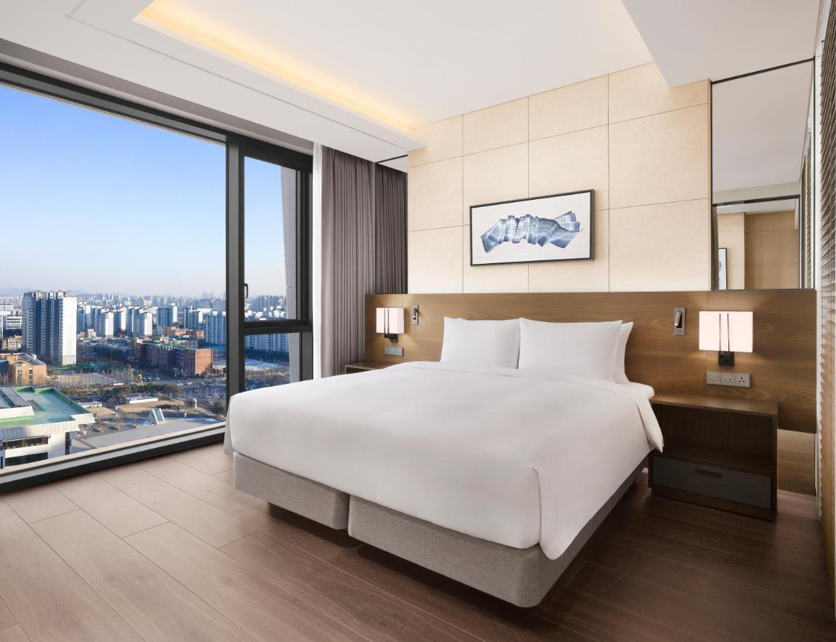 Four Points By Sheraton Сувон Экстерьер фото