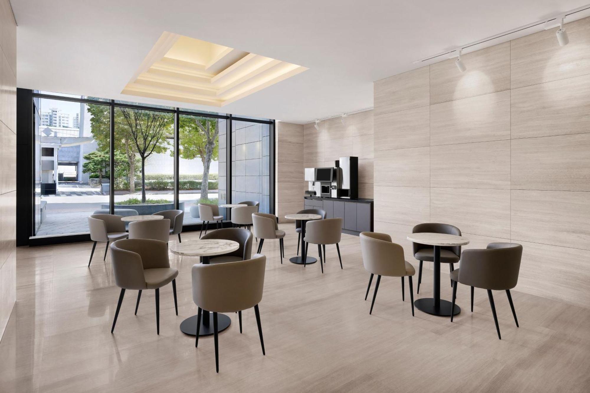 Four Points By Sheraton Сувон Экстерьер фото