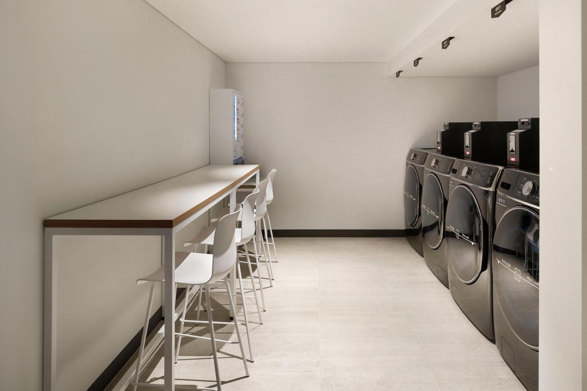 Four Points By Sheraton Сувон Экстерьер фото