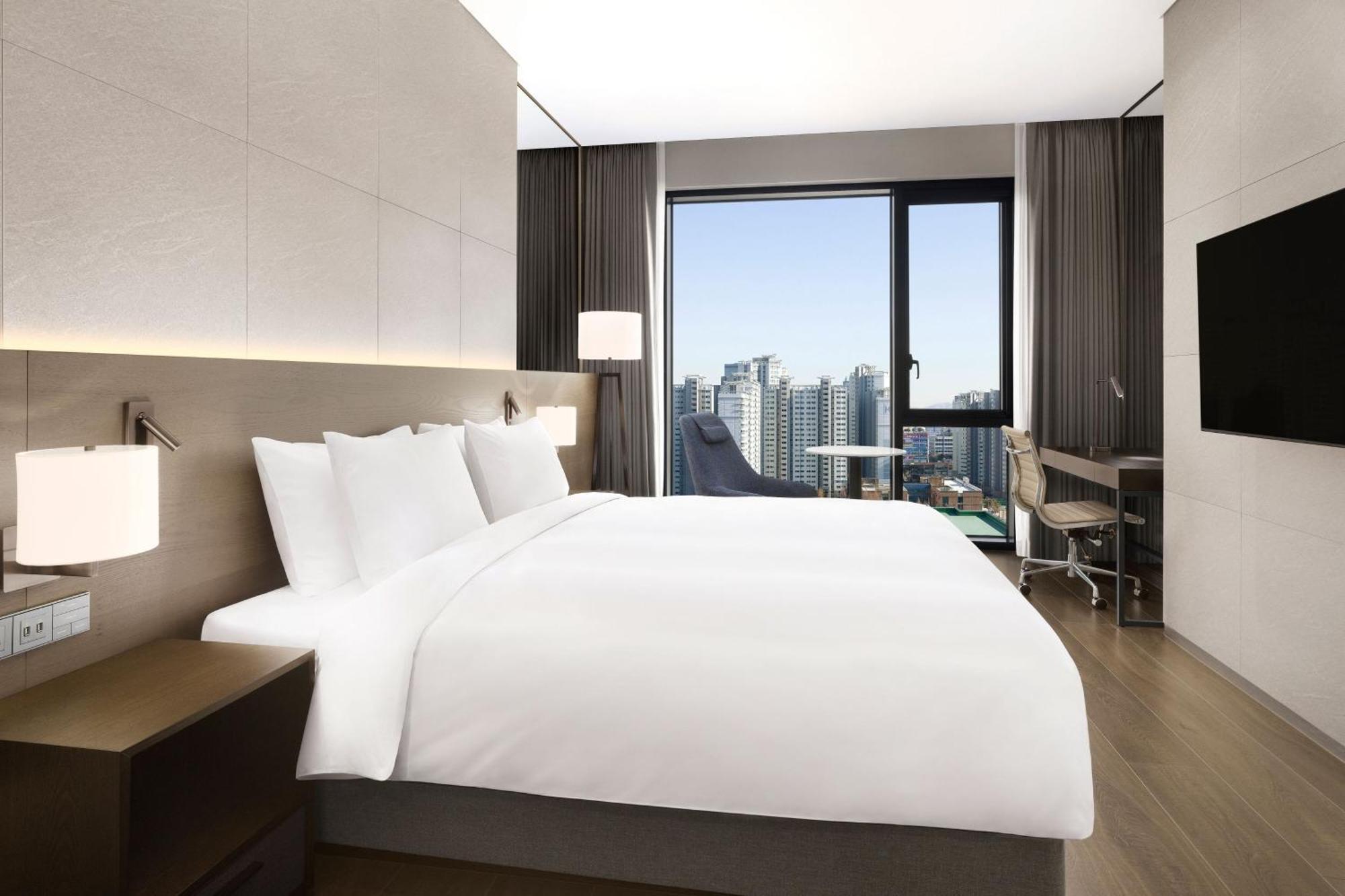 Four Points By Sheraton Сувон Экстерьер фото